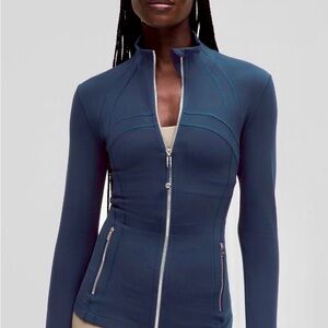 Lululemon Define Jacket in True Navy/Silver color Size 6